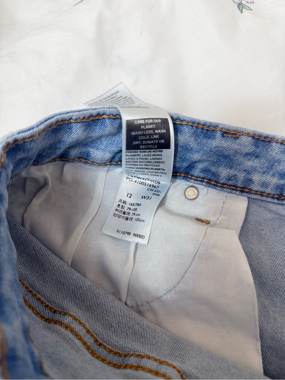 Levi’s shorts - Picture 4 of 10